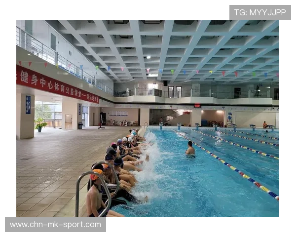 游泳馆加强青少年课程的教学质量抽查与反馈，学校游泳课开展情况